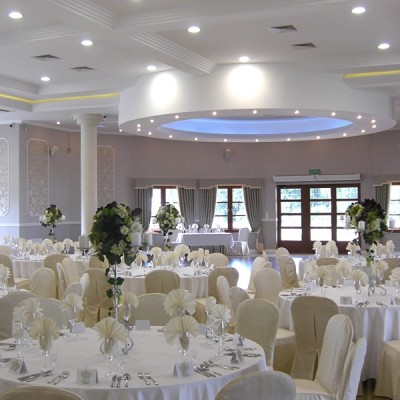 Centrum-Rekreacyjno-Szkoleniowe-Zawakol-Gabin-9-400x400 Tischdecke Durchmesser 320 cm weiß mit Fleckschutz