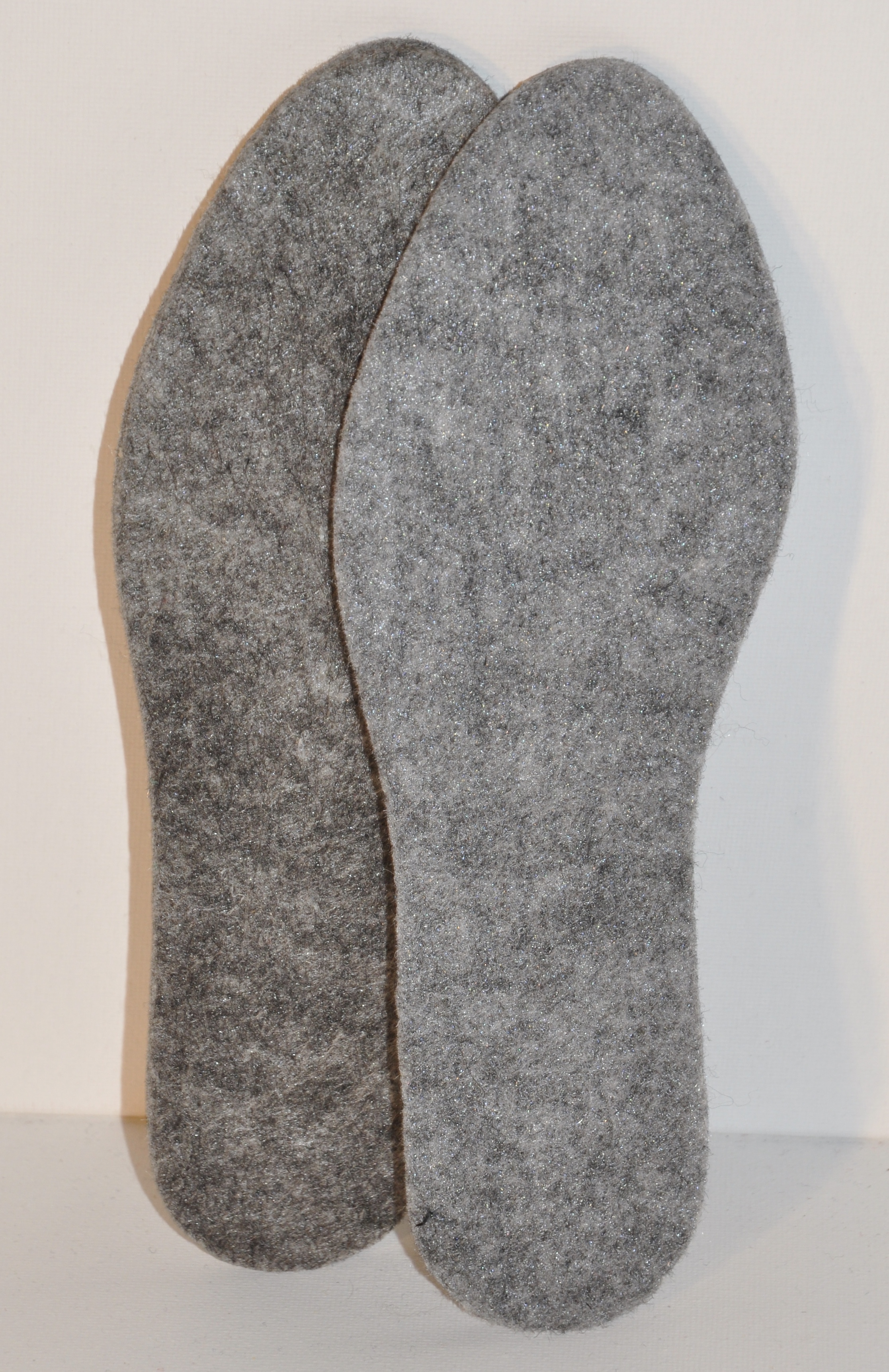 fullsizeoutput_809ckTezbP8Yg83c Einlegesohlen Filz hellgrau ( 5 Stück )